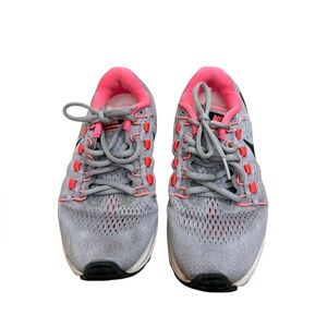 Nike Women's Athletic Shoes in Gray and Pink